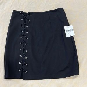 Forever 21 Woman’s Skirt, Size M, Slight Stretch